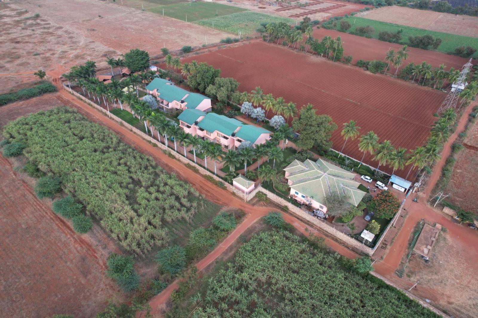 Krishna Heritage Resort Бадами Экстерьер фото